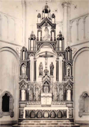 altar antes del bombardeo